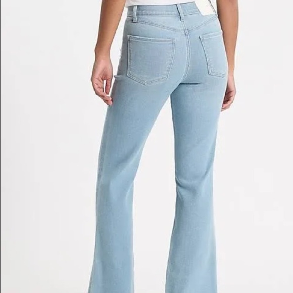 Express Women's Mid Rise Hyper Sculpt '70s Flare Jeans - size 2R
